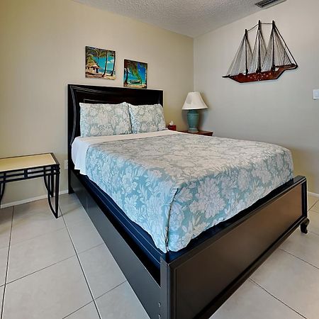 Shore Haven Unit 5A, 2 Bedroom, WIFI, Gulf View, Sleeps 4 Clearwater Beach Buitenkant foto