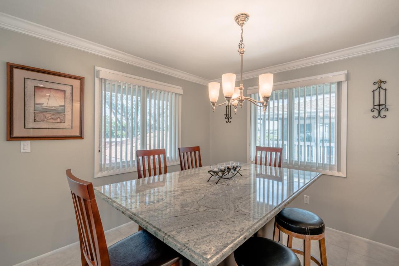 Shore Haven Unit 5A, 2 Bedroom, WIFI, Gulf View, Sleeps 4 Clearwater Beach Buitenkant foto