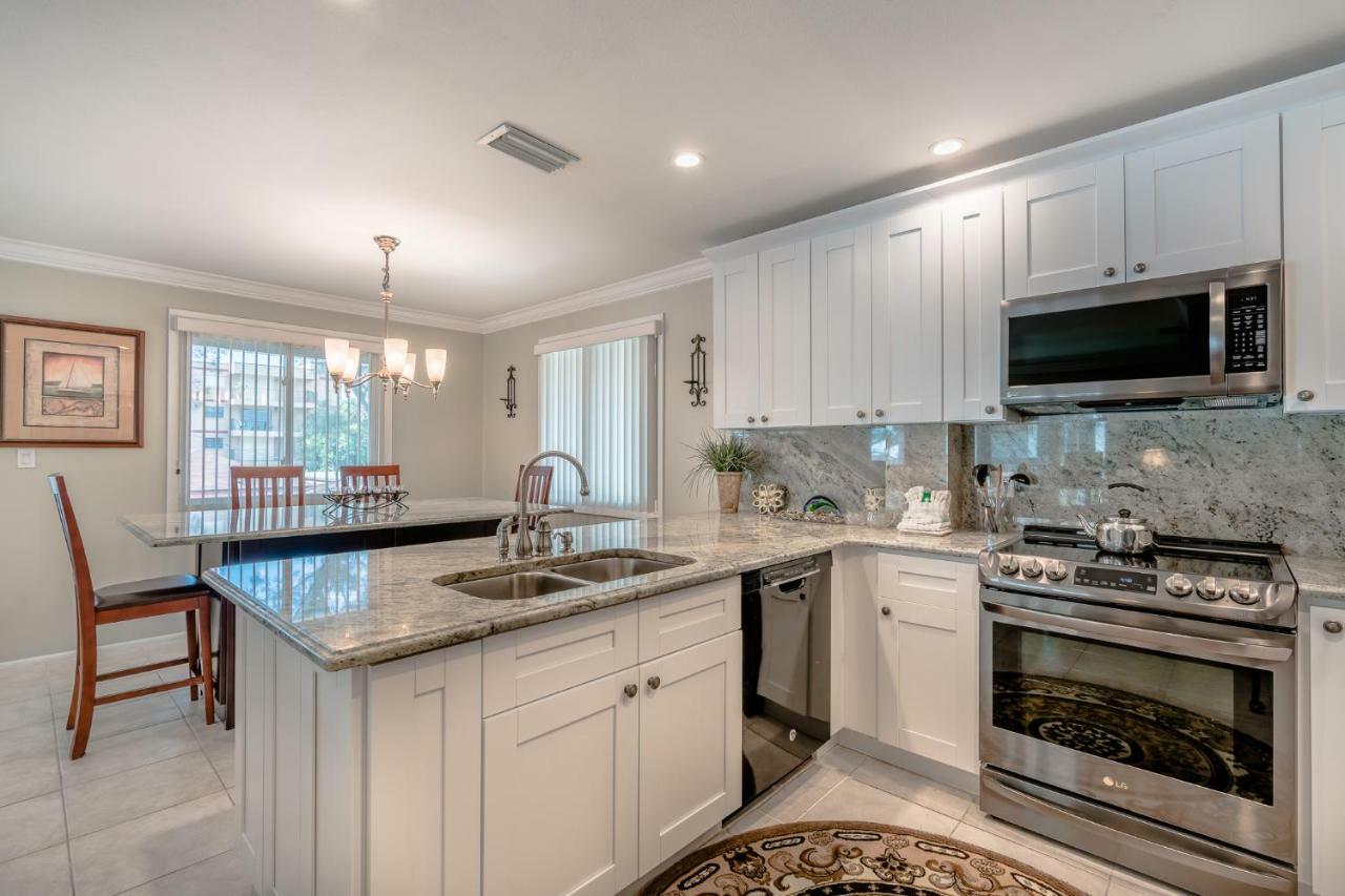 Shore Haven Unit 5A, 2 Bedroom, WIFI, Gulf View, Sleeps 4 Clearwater Beach Buitenkant foto